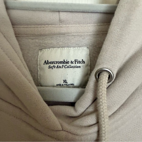 Abercrombie & Fitch Sleeveless Hoodie - Picture 3 of 3